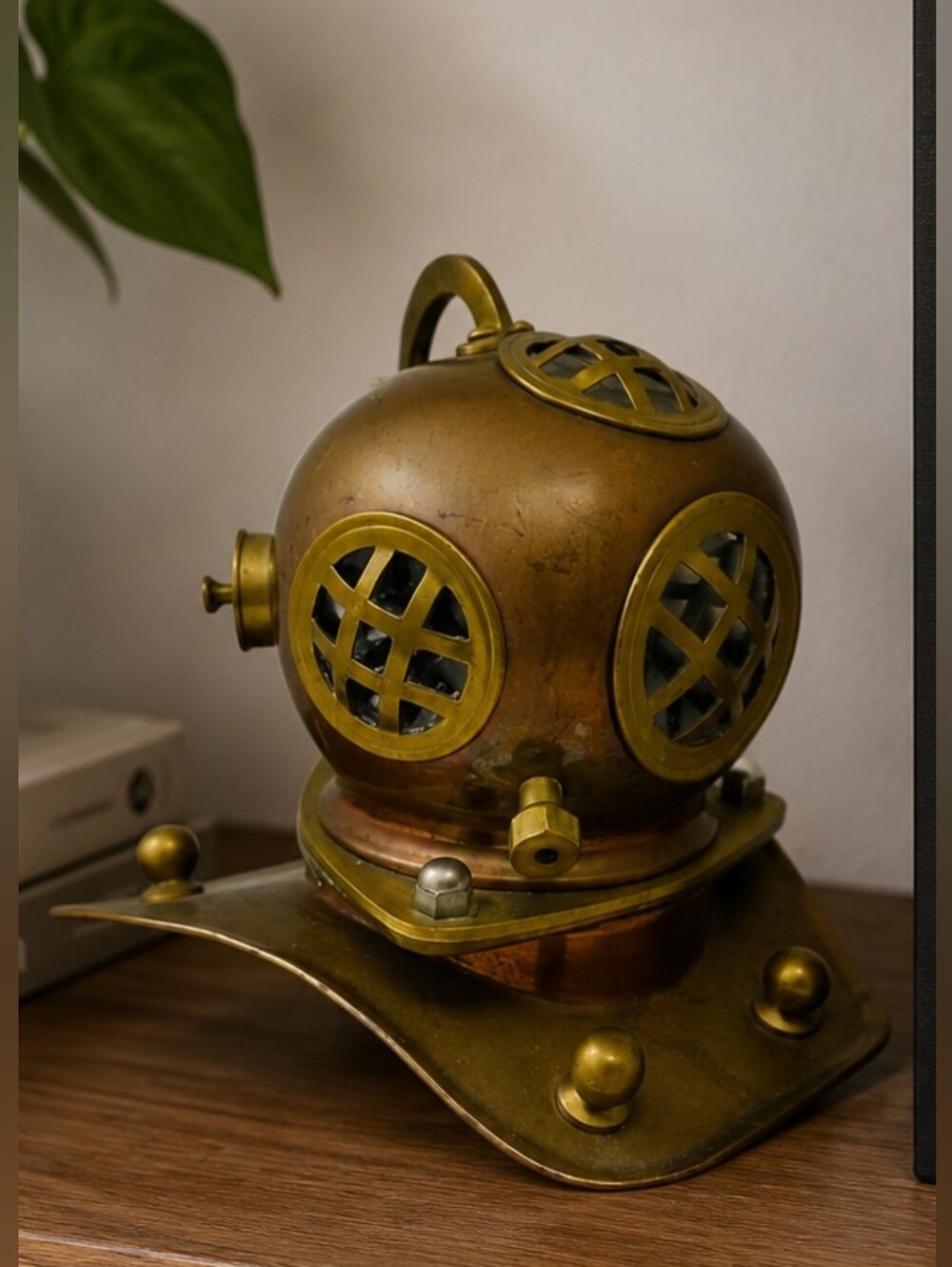 VTG Nautical Copper/Brass Scuba Helmet Sculptural Figure Décoration
